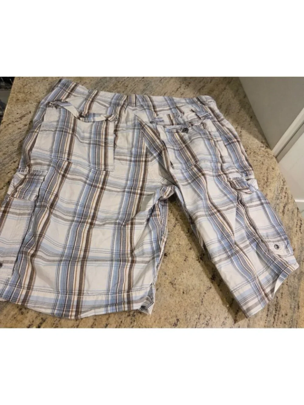 Levi Men’s Plaid Cargo shorts 36 x 10 Brown Blue Skater
